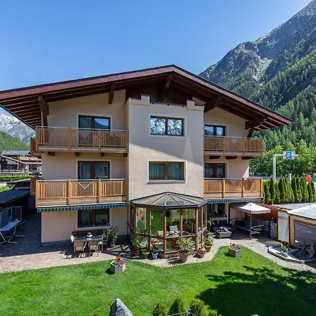 Haus Manfred Guest house 4*