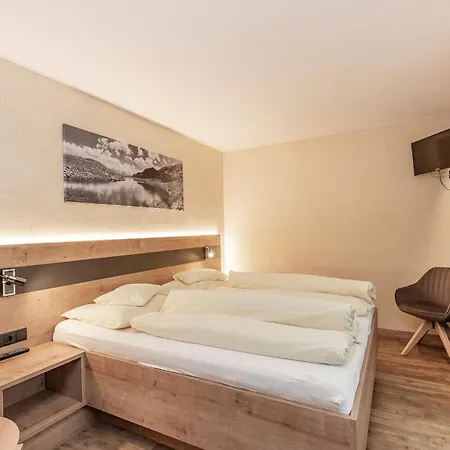 Haus Manfred ゲストハウス 4*