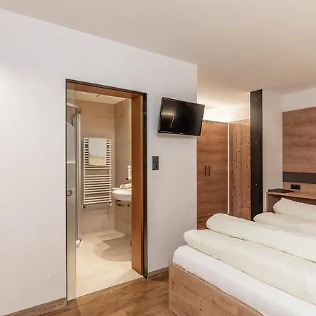 Haus Manfred 게스트하우스 4*
